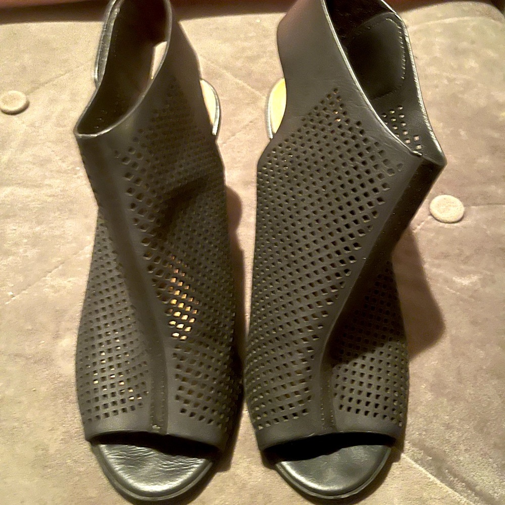Open toe, strap back heeled booties size 6